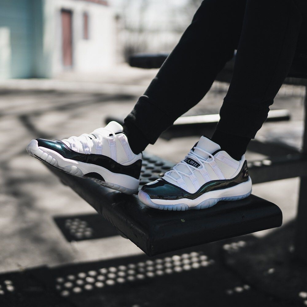 Jordan 11 iridescent